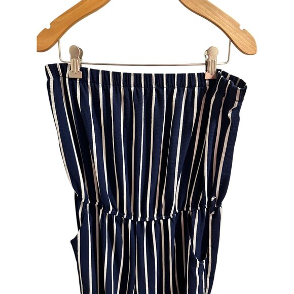 👗 2/$30 👗 Navy & White Striped Capri Jumpsuit M, Elastic Waist & Pockets - Picture 3 of 5